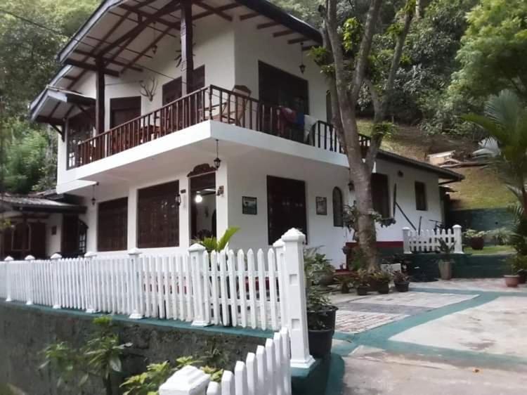 Villa25 Homestay Free Pick Up From The Centre Kandy Exterior foto